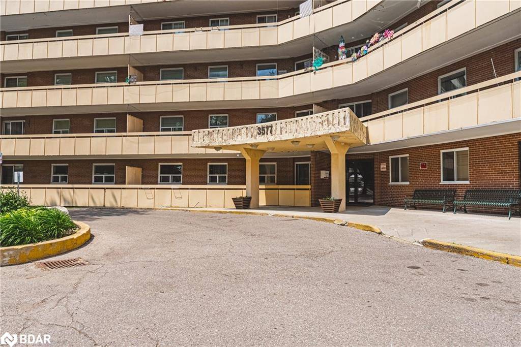Mississauga, ON L4T 1B3,3577 Derry Road E #805