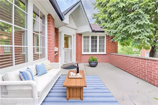 Cambridge, ON N1R 8L8,10 Isherwood Avenue #113