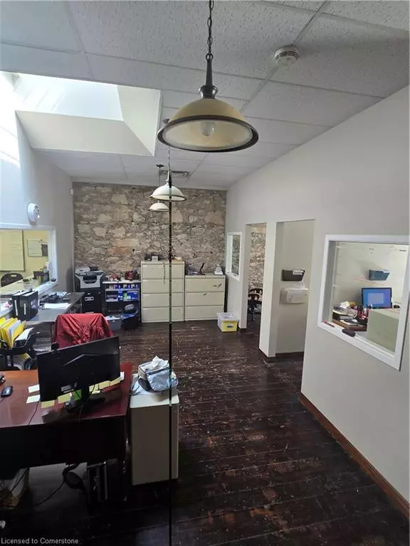 Guelph, ON N1H 4E9,128 Woolwich Street #204