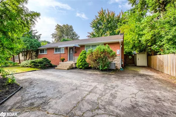 428 Henderson Road, Burlington, ON L7L 2P8
