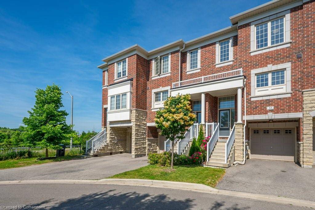 34 Aspen Hills Road Road #3, Brampton, ON L6Y 6E4