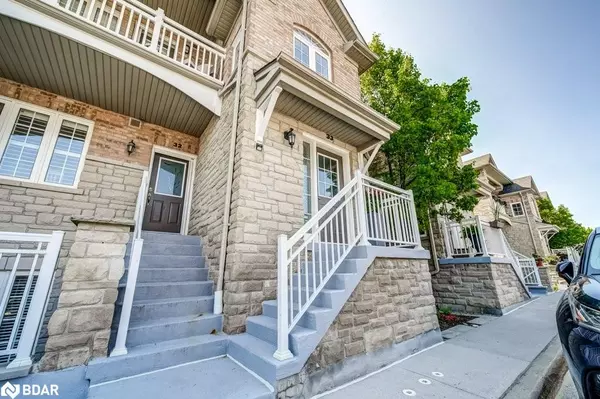 520 Silken Laumann Drive #33, Newmarket, ON L3X 2S7