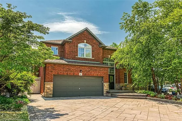 4 Moonstone Court, Hamilton, ON L9B 2Y1