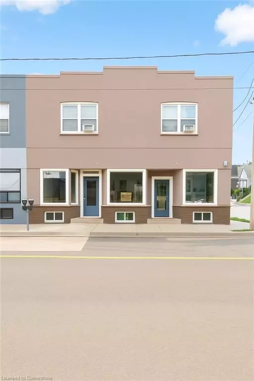 907 Barton Street E, Hamilton, ON L8L 3B8