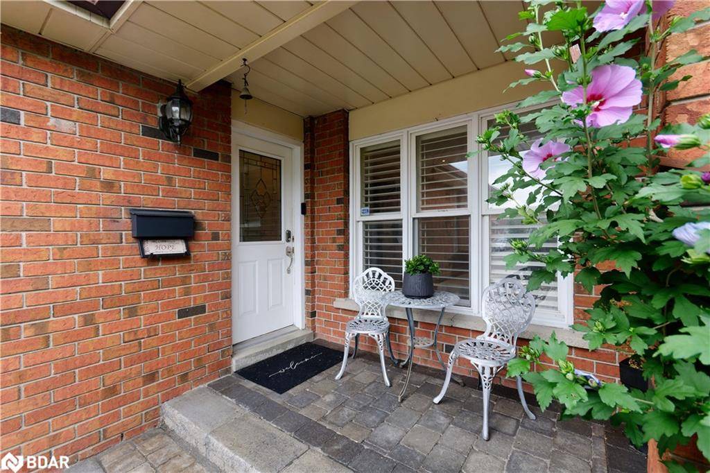 Mississauga, ON L4W 3T3,4320 Shelby Crescent