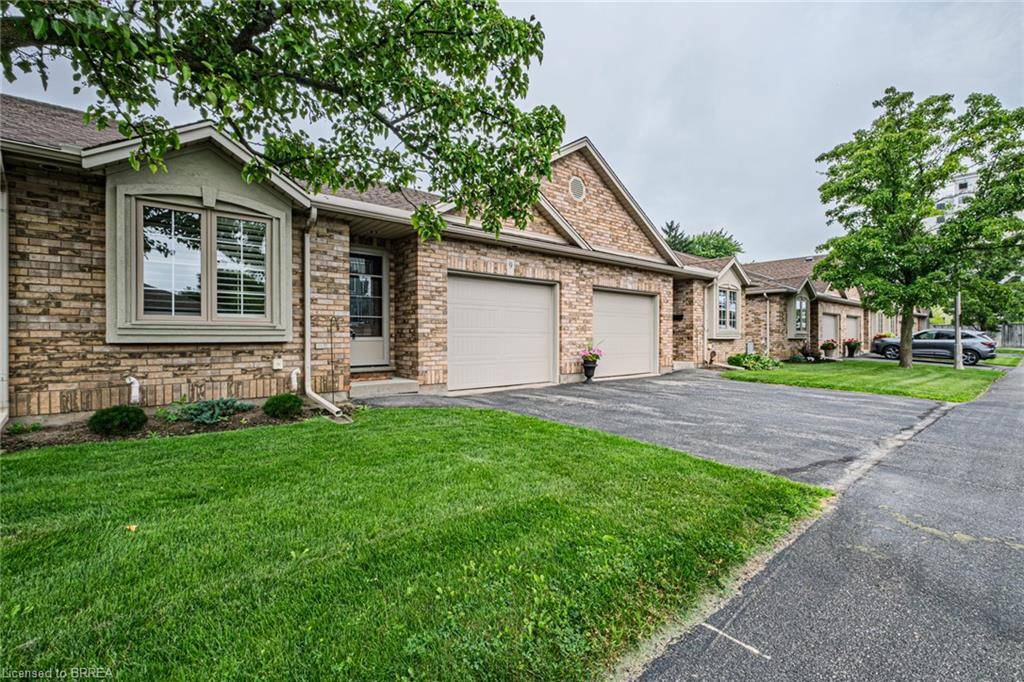 Brantford, ON N3R 5A8,110 Somerset Road #9