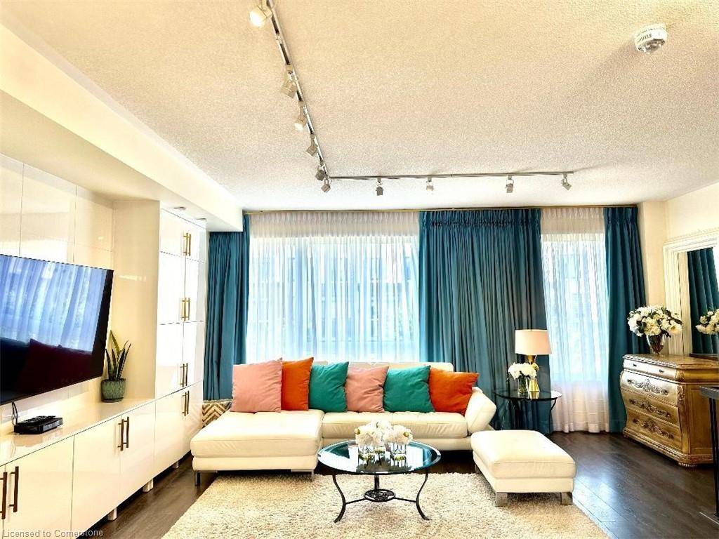Oakville, ON L6H 0P3,3095 Ernest Applebe Boulevard