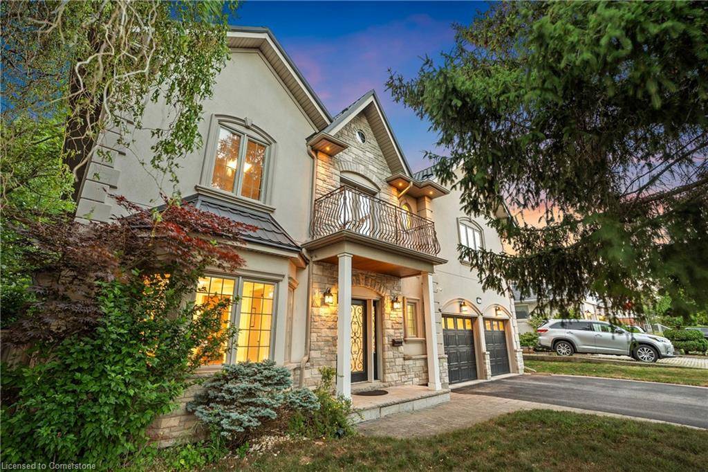 31 Ridge Drive, Oakville, ON L6H 1B7
