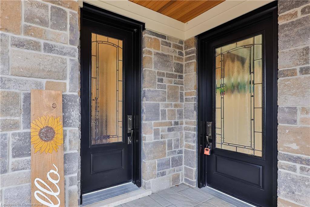 Burlington, ON L7N 1W2,240 Pine Cove Road