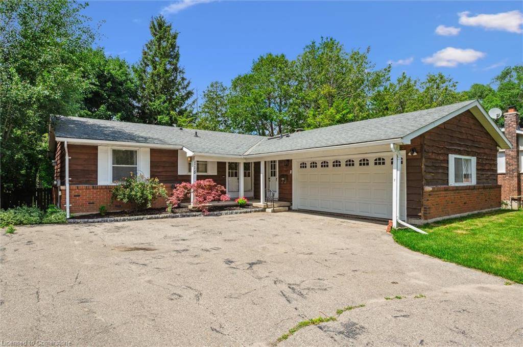 118 Moccasin Drive, Waterloo, ON N2L 4C3