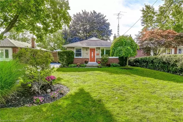 1216 De Quincy Crescent, Burlington, ON L7P 1E1