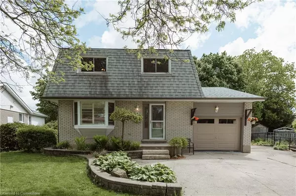 642 Cedargrove Place, Waterloo, ON N2L 4Y9