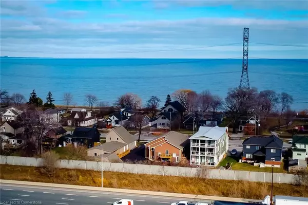 184 Beach Boulevard, Hamilton, ON L8H 6V9