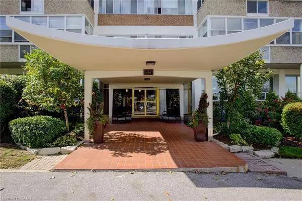 Waterloo, ON N2L 2R3,45 Westmount Road N #103