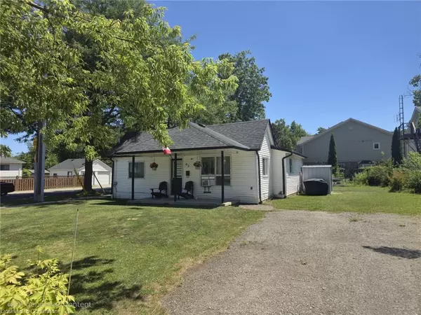 82 Teal Avenue, Stoney Creek, ON L8E 3B2