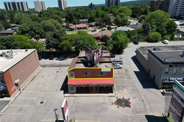 48 Centennial Parkway N #2, Hamilton, ON L8E 1H6