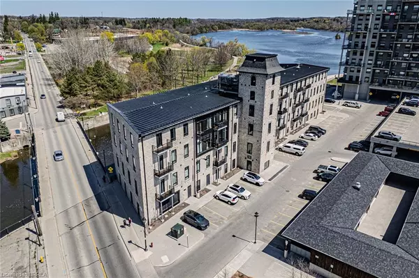 19 Guelph Avenue #105, Cambridge, ON N3C 1A2
