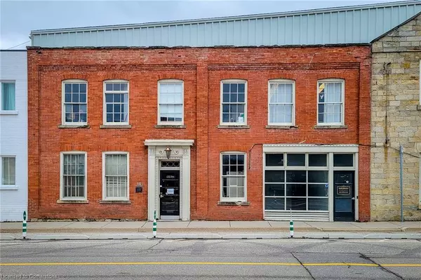 Dundas, ON L9H 7T6,64 Hatt Street #104