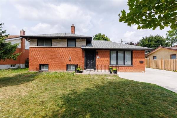 18 Silverdale Crescent, London, ON N5Z 4A4