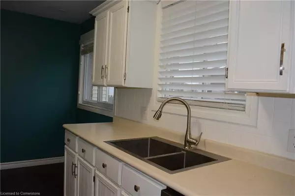 Waterloo, ON N2K 2X9,489 Kingscourt Drive #B
