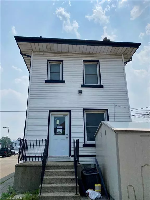 3 Britannia Avenue, Hamilton, ON L8H 1W3