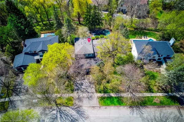 170 Cavendish Court, Oakville, ON L6J 5S2