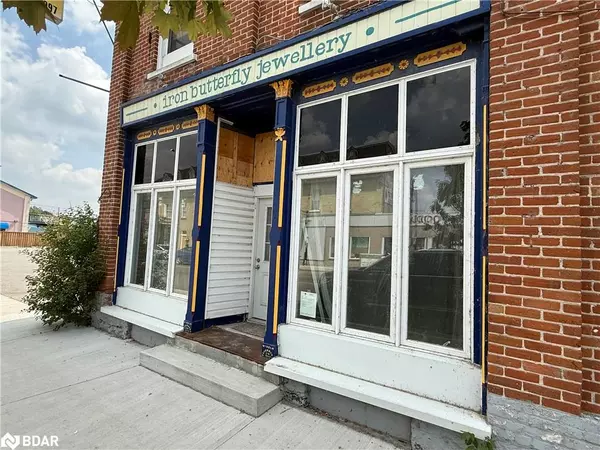 34-36 King Street E #1, Omemee, ON K0L 2W0