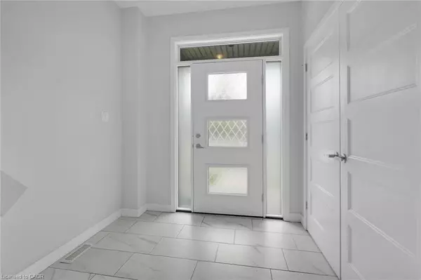 London, ON N6L 0E8,3394 Singleton Avenue #80