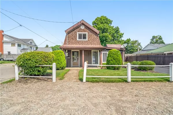 11 West Church Street, Waterford, ON N0E 1Y0