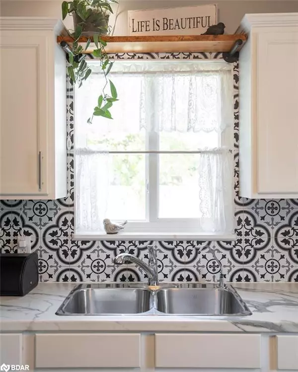 Belleville, ON K8N 4Z4,4324 Old 2 Highway