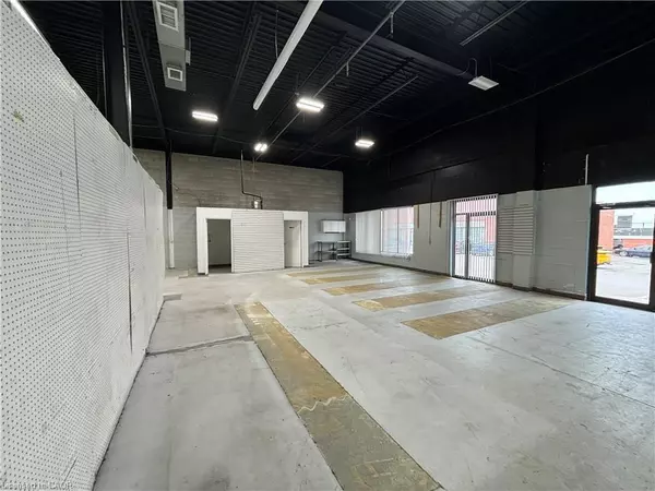 Burlington, ON L7L 4X8,919 Fraser Drive #1