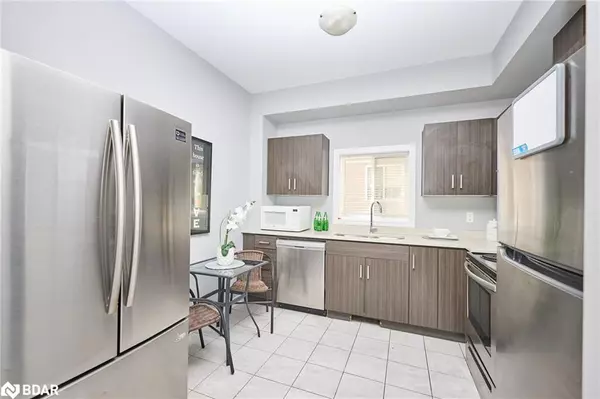 Thorold, ON L2V 3W7,66B Battle Street