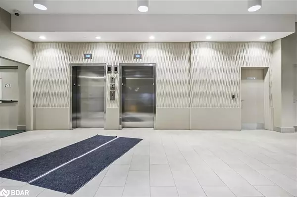 Oakville, ON L6H 7S8,216 Oak Park Boulevard #414