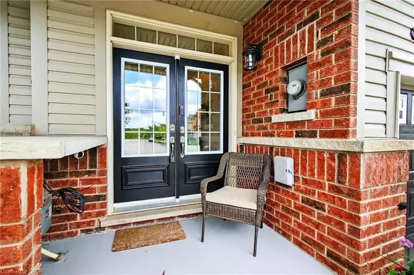 Waterdown, ON L8B 0S8,161 Nisbet Boulevard