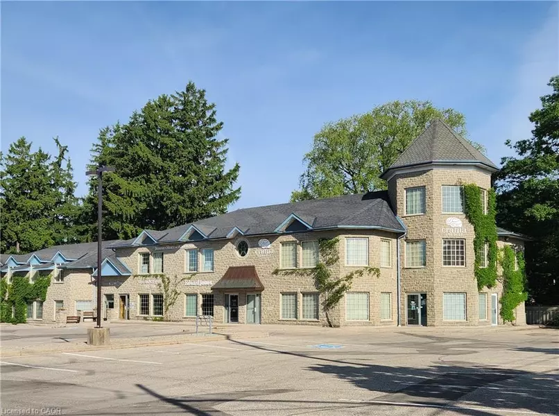 370 University Avenue E #105, Waterloo, ON N2K 3N2