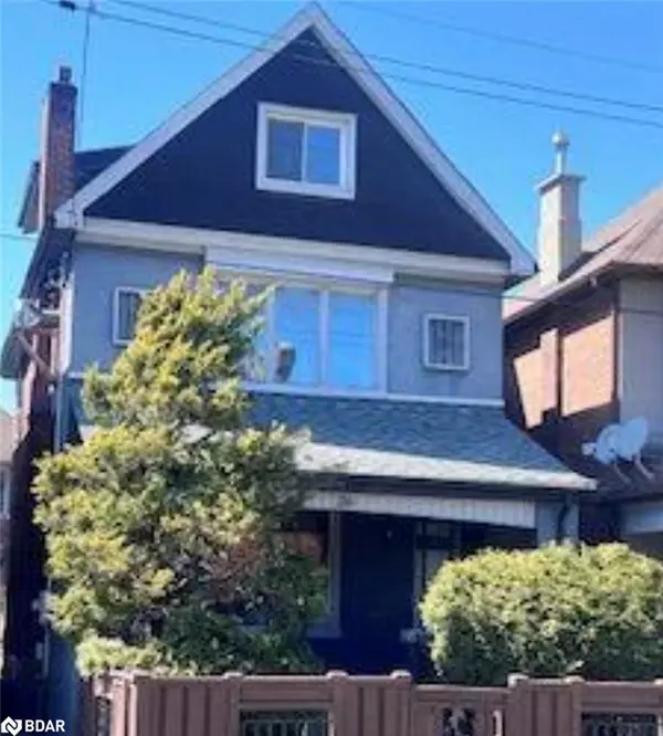 26 Wentworth Street S #2, Hamilton, ON L8N 2Y3