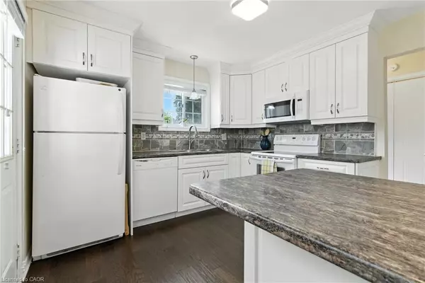 Glanbrook, ON L0R 1W0,360 Silverbirch Boulevard