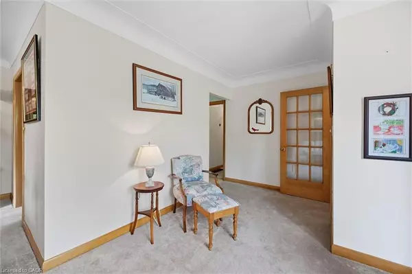 Waterdown, ON L0R 2H0,13 James Street