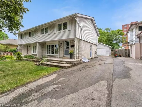 39 Meadowlark Drive, Hamilton, ON L9A 2K4