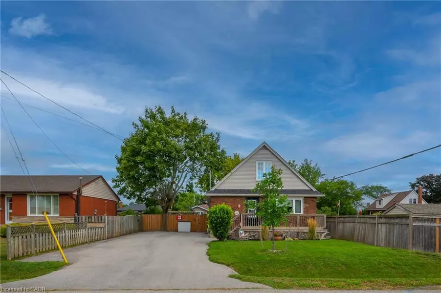 2 Cherry Avenue, Grimsby, ON L3M 2G9