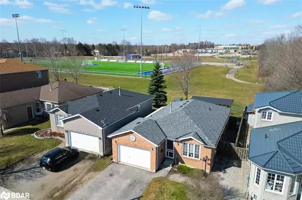 12 Brighton Road, Barrie, ON L4M 6S5