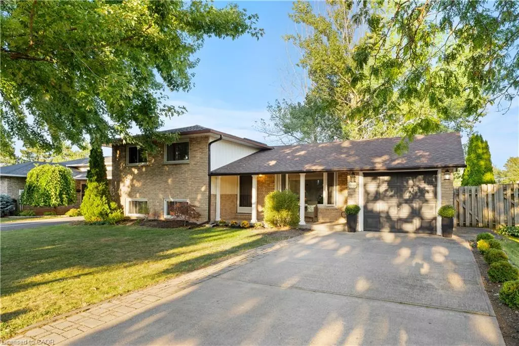 Beamsville, ON L3J 0A3,5038 Hartwood Avenue
