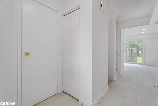 Cambridge, ON N1R 8B4,125 Sekura Crescent #1