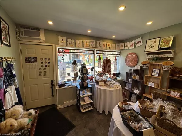 Burford, ON N0E 1A0,115 King St Street