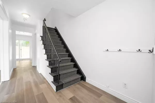 Burlington, ON L7L 2Z4,5193 Banting Court