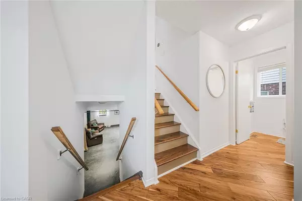 Cambridge, ON N3C 4N7,11 Renner Drive