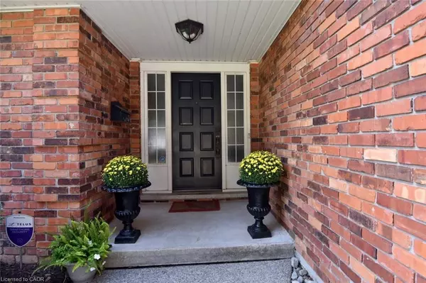 Ancaster, ON L9G 3M3,142 Marigold Court