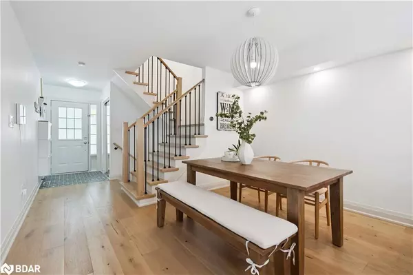 Oakville, ON L6M 4X1,2438 Baintree Crescent