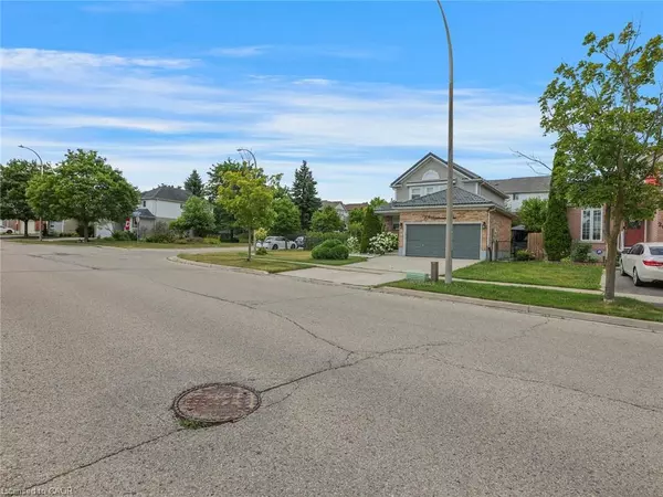 Kitchener, ON N2A 4C5,209 Briarmeadow Drive