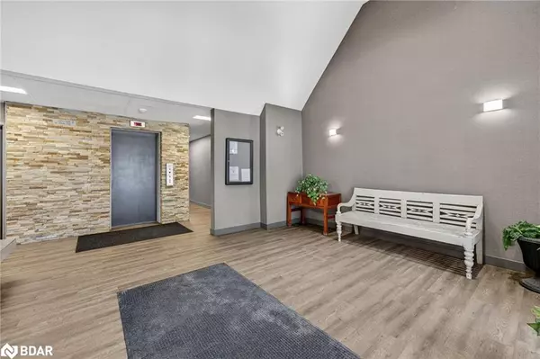 Barrie, ON L4M 6J3,126 Bell Farm Road #B08